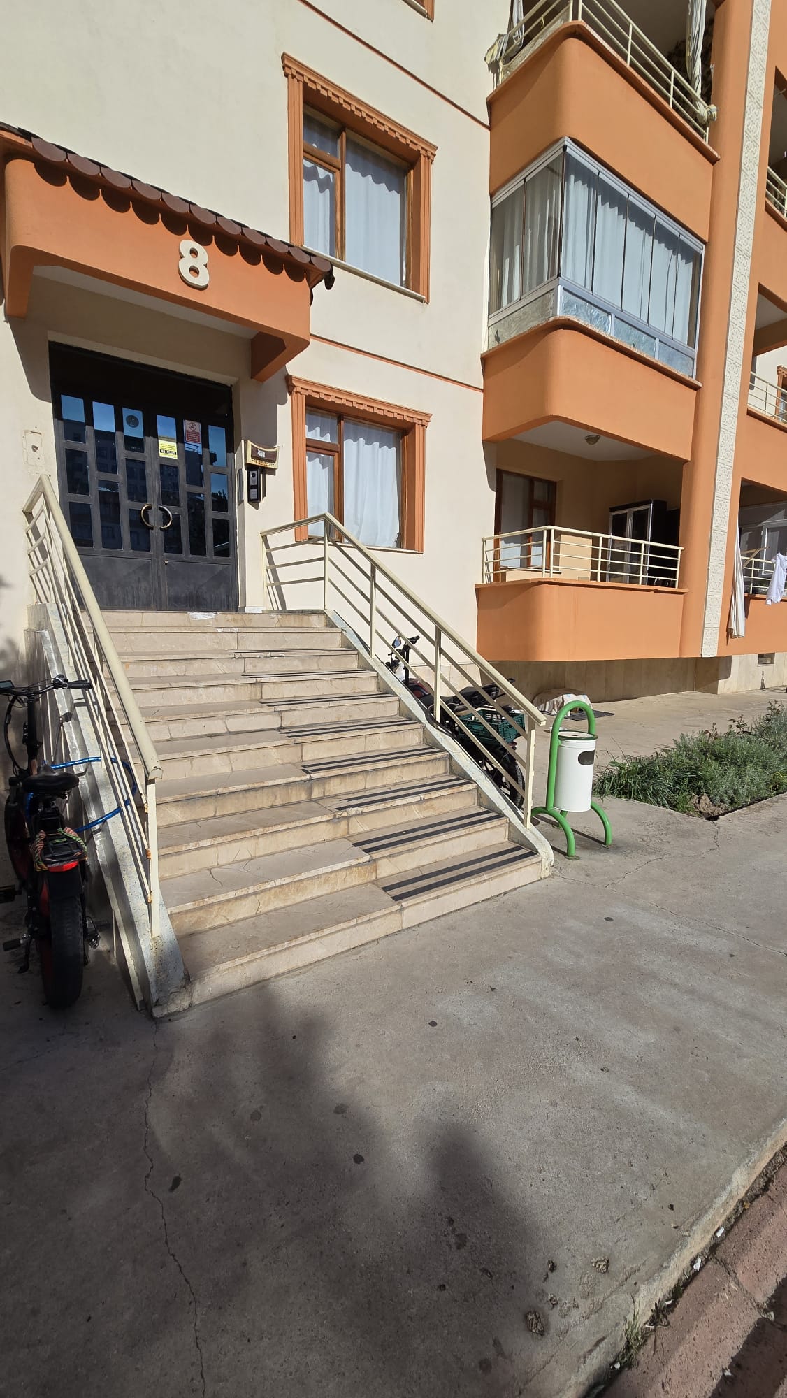 MABEL'DEN BOSNAHERSEK MAH ESKON SİTESİNDE 2+1 SATILIK DAİRE